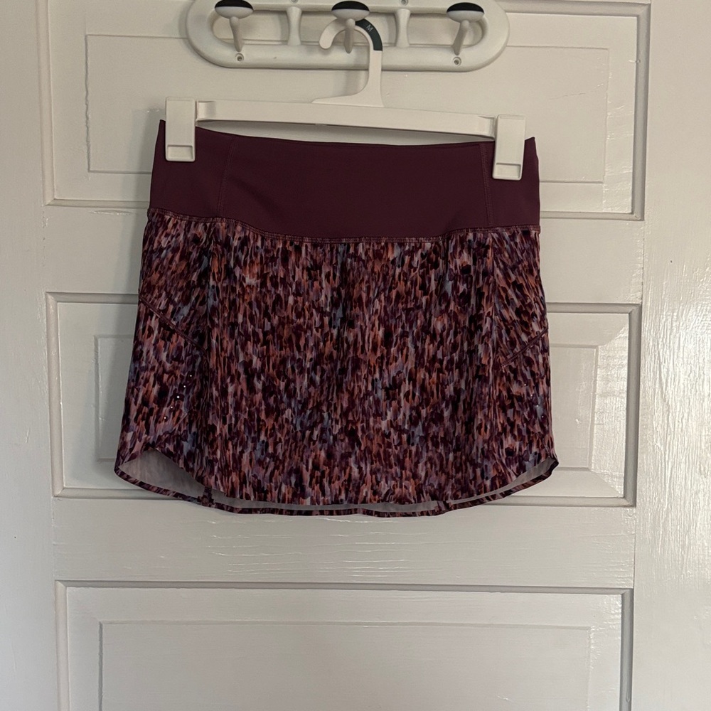 Stylish Athleta Women's  Run With It 14” Skirt in Purple Print